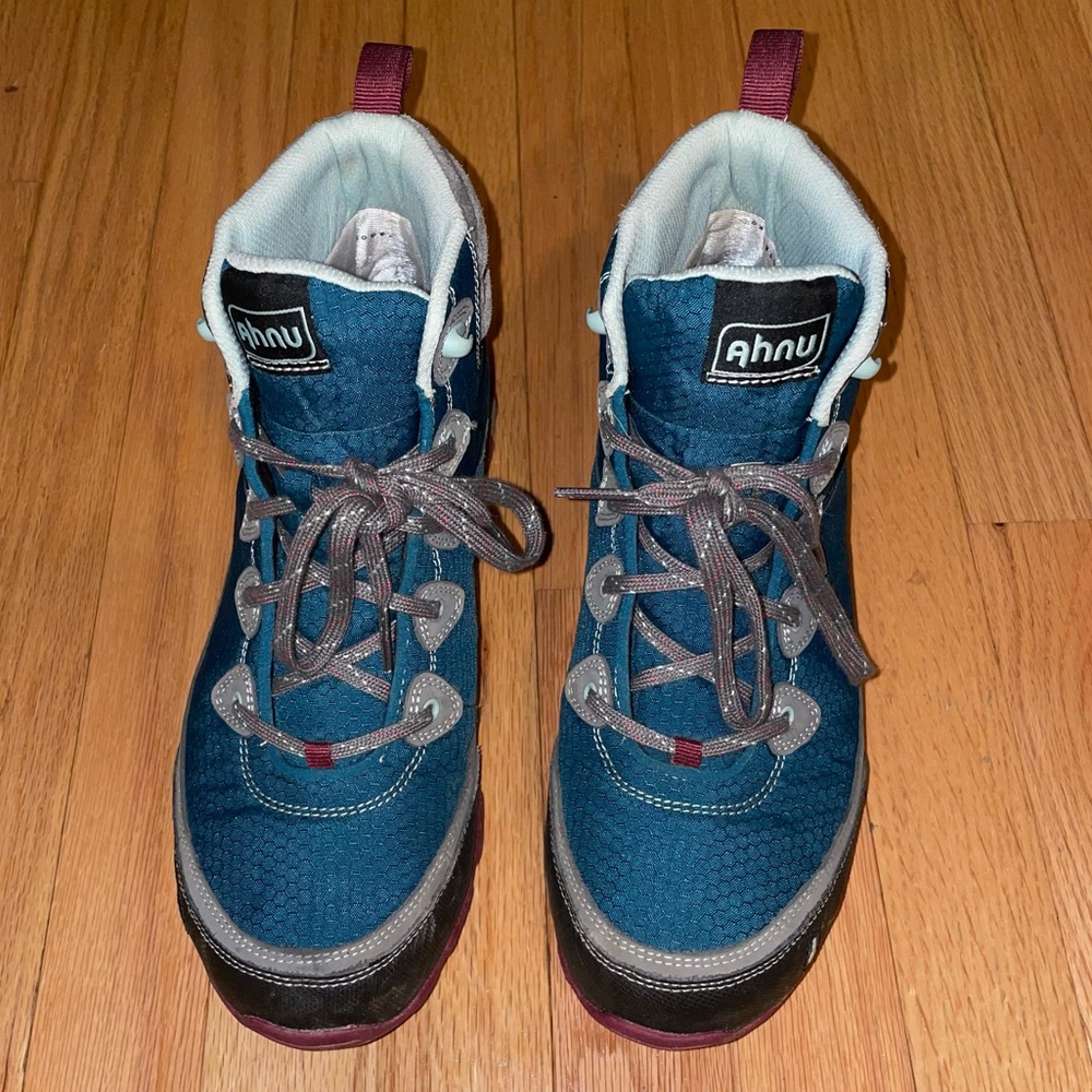 Women’s Ahnu Numentum Vibram Waterproof Hiking Boots - Size 10.5